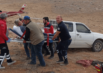 Dağlık alanda kalp krizi geçiren çoban, hava ambulansıyla kurtarıldı