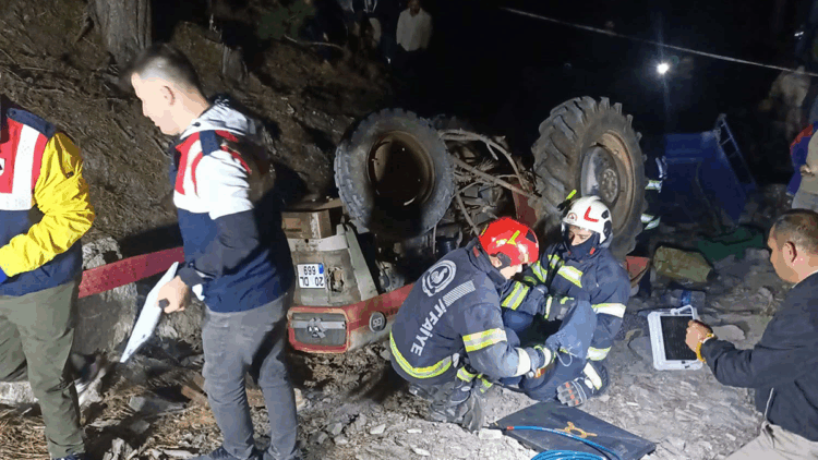 Denizli'de kayıp çift, devrilen traktörün altında ölü bulundu