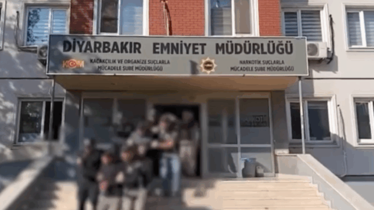 Diyarbakır merkezli 3 ilde organize suç örgütüne operasyon: 25 tutuklama