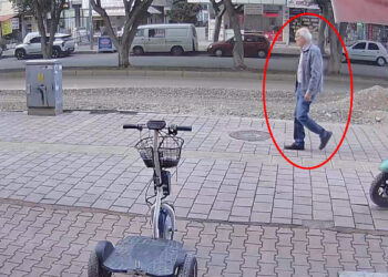 Ekmek almak için evden çıktı; kepçenin altında kalarak hayatını kaybetti