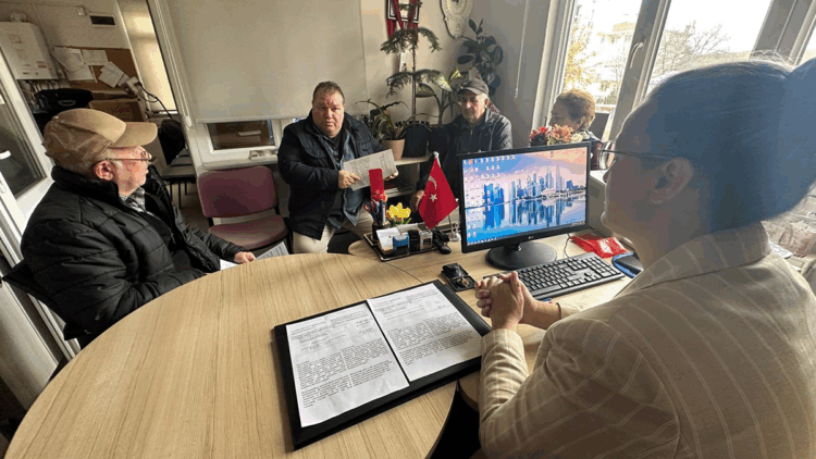 Edirne'deki muhtarlıklarda, soydaşların 'yaşam belgesi' yoğunluğu