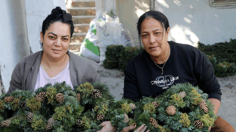 El emeği Noel çelenkleri 20 ülkeye ihraç ediliyor