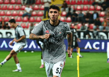 Emirhan Topçu, milli takım kadrosundan çıkartıldı