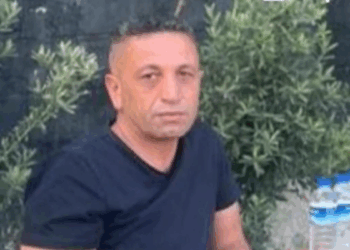 Evinde, tartıştığı kişiyi baltayla öldürdü