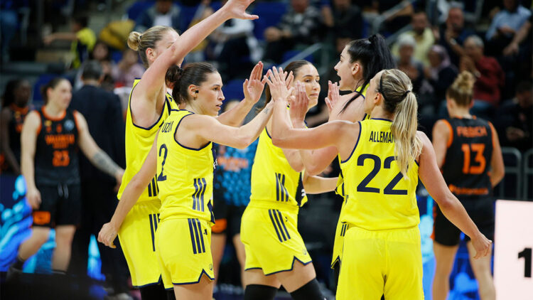 Fenerbahçe Opet 5'te 5 yaptı