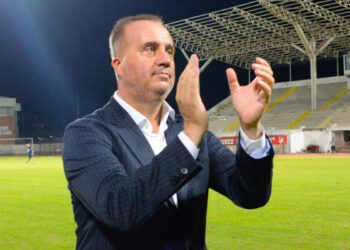 Fethiyespor'da Selahattin Dinçel ile yollar ayrıldı