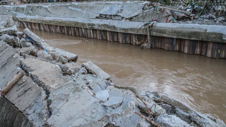 Filipinler'de Kalmaegi Tayfunu 224 can aldı