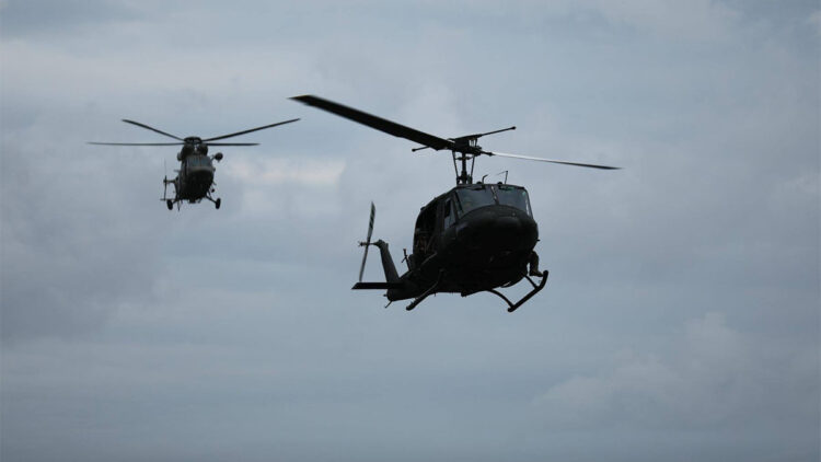 Filipinler'in güneyinde askeri helikopter düştü