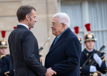 Emmanuel Macron ile Filistin Devlet Başkanı bir araya geldi