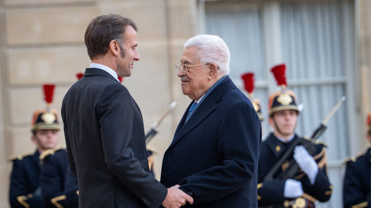Emmanuel Macron ile Filistin Devlet Başkanı bir araya geldi
