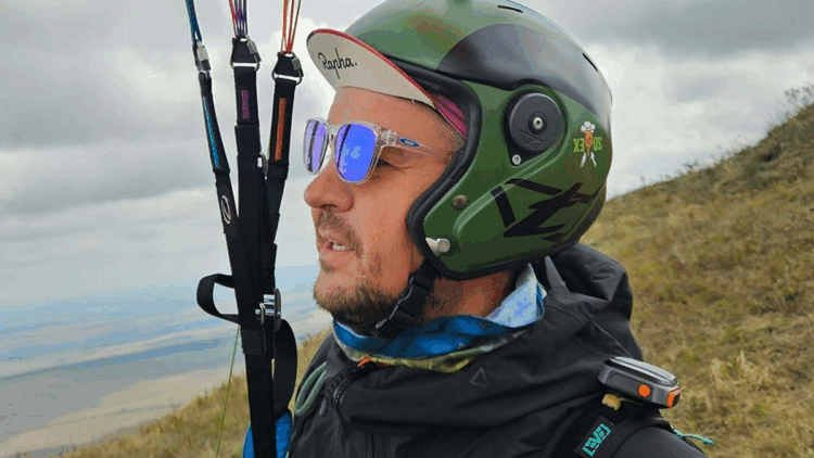 Fethiye'de kayalıklara düşen Rus paraşütçü öldü