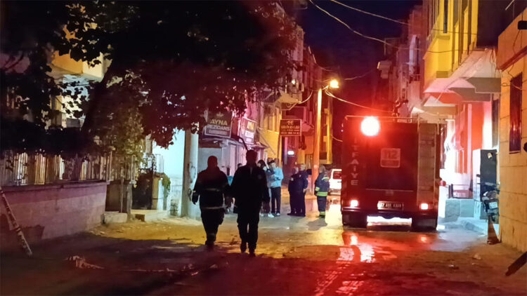 Gaziantep'te 3 katlı binada yangın