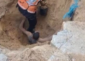 Gazze'de su kuyusu kazarken toprak altında kaldı