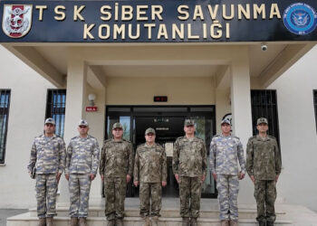 Orgeneral Selçuk Bayraktaroğlu'ndan komutanlıklara ziyaret