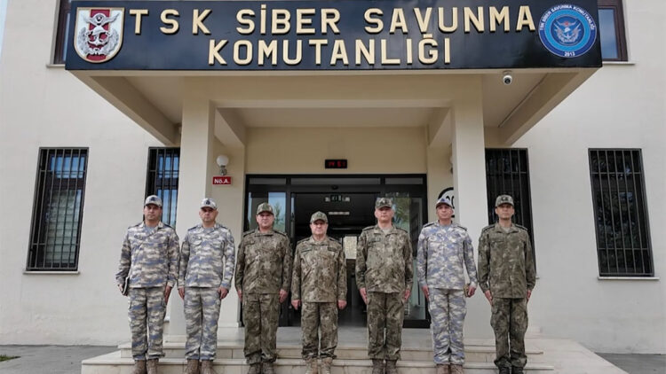 Orgeneral Selçuk Bayraktaroğlu'ndan komutanlıklara ziyaret