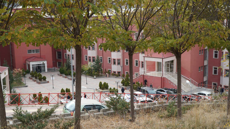 Gümüşhane Üniversitesi'nde silahlı rehine krizi
