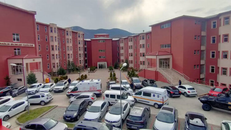 Gümüşhane Üniversitesi'ndeki rehine krizi çözüldü: Saldırgan gözaltına alındı