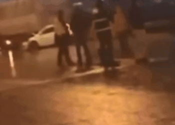 Gaziantep'te 12 aracın karıştığı zincirleme kazada13 kişi yaralandı. Polis, kazayla ilgili soruşturma başlattı.