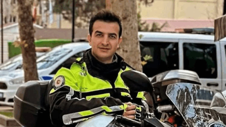 Görevi başında kalp krizi geçiren polis memuru şehit oldu