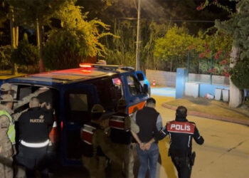 Polise mukavemet gösteren 6 şüpheli tutuklandı