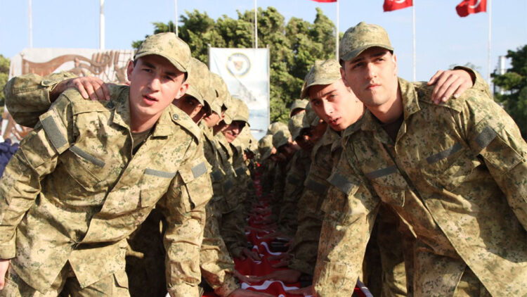 İskenderun Deniz Er Eğitim Alay Komutanlığı'nda yemin töreni