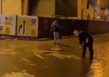 Hatay'da sağanağın ardından cadde ve sokaklar göle döndü