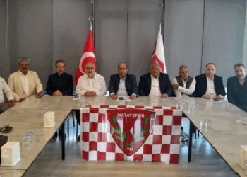 Hatayspor'da Hugo Almeida ile yollar ayrıldı