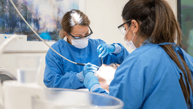 Her 10 kişiden 7’si diş eti hastalığıyla yaşıyor