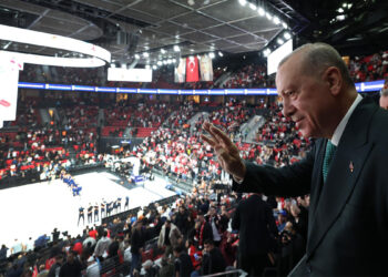 Cumhurbaşkanı Erdoğan Türkiye-Bosna Hersek maçını izledi