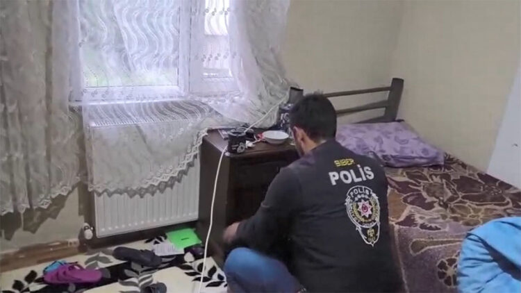 Vatandaşların dini duygularını istismar eden dolandırıcılara operasyon