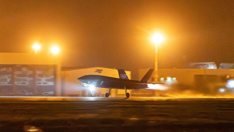 Dünyada bir ilk; Bayraktar Kızılelma’ya 'Toygun' entegre edildi