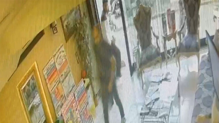 Fatih'te oteli ilaçlayan kişinin otele giriş görüntüsü ortaya çıktı