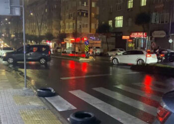 Gaziosmanpaşa'da iş yerine el yapımı patlayıcı ile saldırı