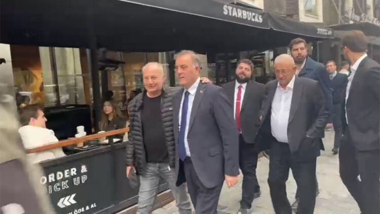 Ekrem İmamoğlu'nun babası ve oğlu ifade vermek için emniyete geldi