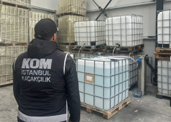 İstanbul'da kaçak alkol operasyonu: 3 şüpheli tutuklandı