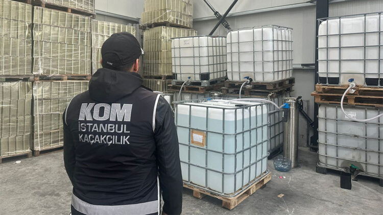 İstanbul'da kaçak alkol operasyonu: 3 şüpheli tutuklandı