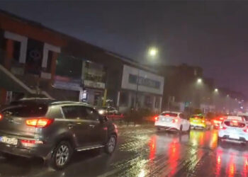 İstanbul güne yağmurla uyandı