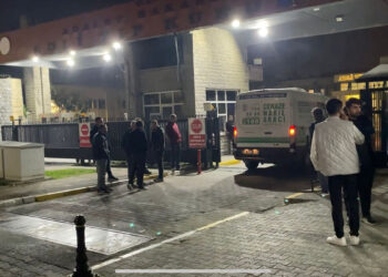 Kocaeli'de fabrika yangınında hayatını kaybedenlerin cenazeleri teslim alındı