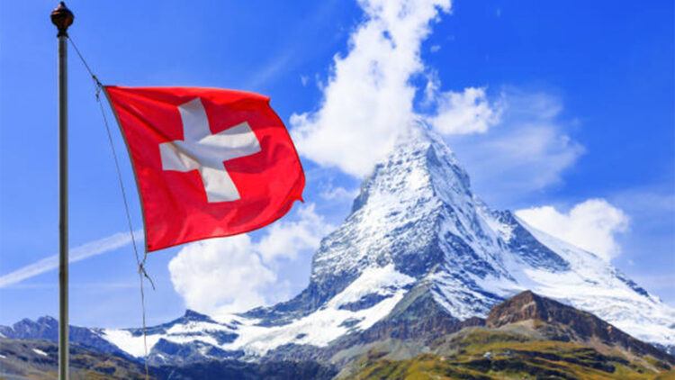 Kadınlar için zorunlu askerlik mi getirilecek?