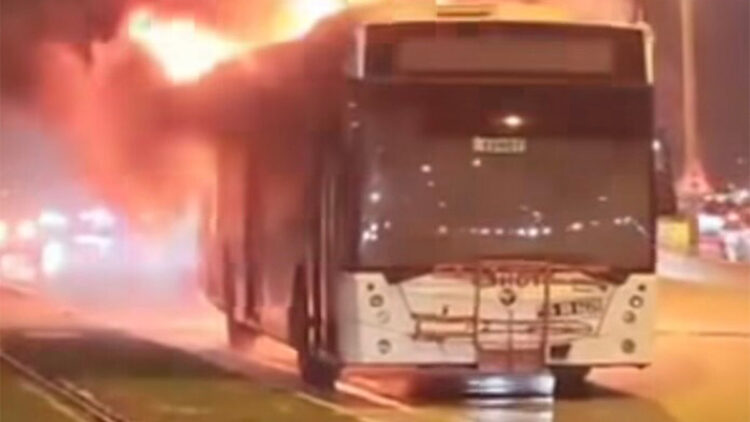 İzmir'de belediye otobüsünde yangın