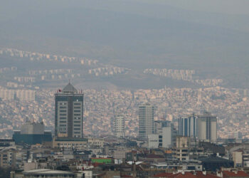 İzmir'de hava kalitesi 'hassas' seviyede