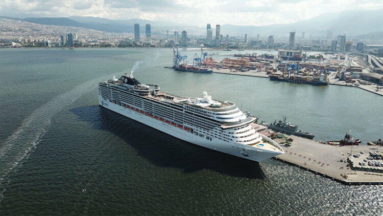 İzmir'e gelen kruvaziyer ve turist sayısında düşüş var