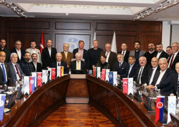 İzmir kulüpleri kent ekonomisinin lokomotifi olabilir