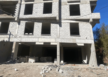 İnşaatta saçak çöktü: 1 ölü, 1 yaralı