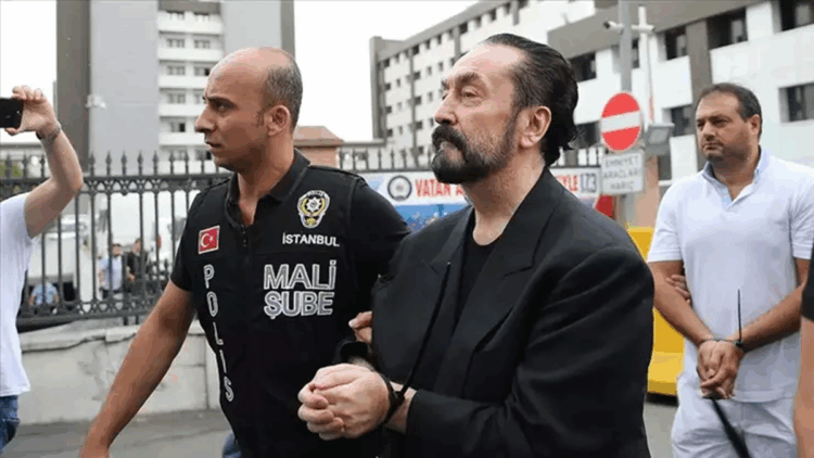 İstanbul'da Adnan Oktar'ı öven paylaşımlara soruşturma