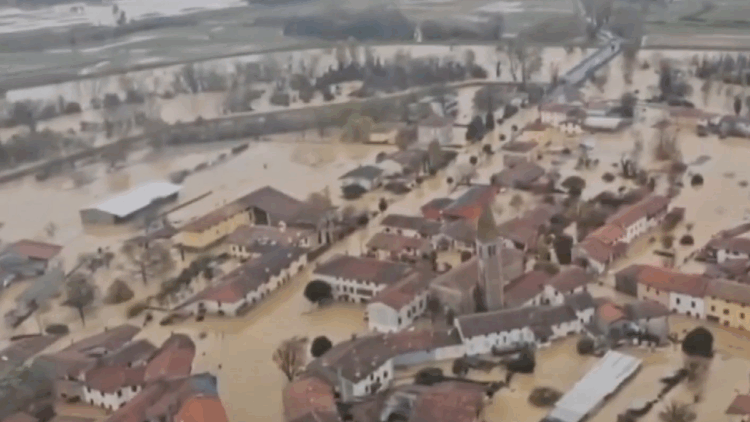 İtalya'da sel: 2 ölü