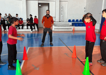 İzmir'in ilk spor ortaokulunda geleceğin sporcuları yetişiyor