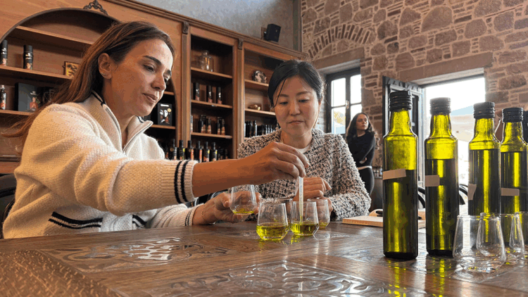 Japon şefin, Türk zeytinyağı çeşitlerinden özel karışımı