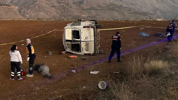 Kahramanmaraş'ta işçi servisi devrildi: 2 ölü, 7 yaralı