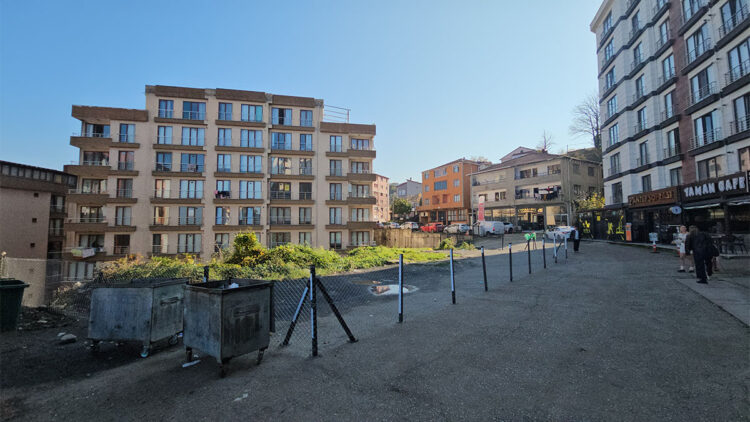 Kamulaştırma bedeli ödenmeyince arsa sahipleri yolu trafiğe kapattı